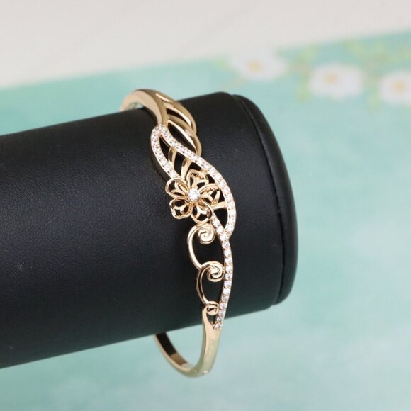 Elegant Floral Design Rose Gold Bangle with Crystal Accents, XPBL0592 - Picture 8 of 12